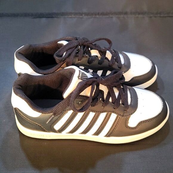 BRAND NEW K-SWISS KID UNISEX BLACK & WHITE COURT PALISADES SNEAKERS - Picture 7 of 16